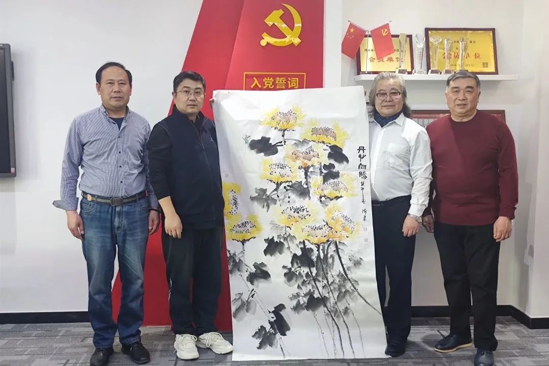 书画名家入文瑞，挥毫泼墨迎两会
